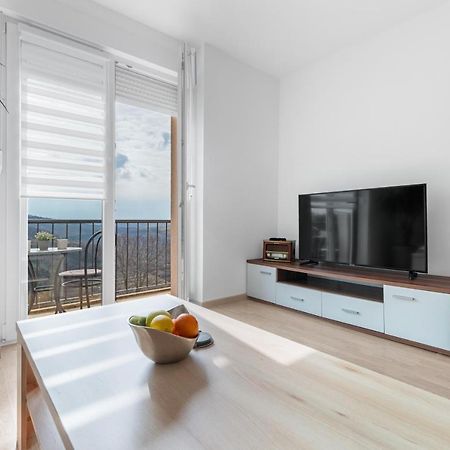 Apartment Mdm Buje Luaran gambar