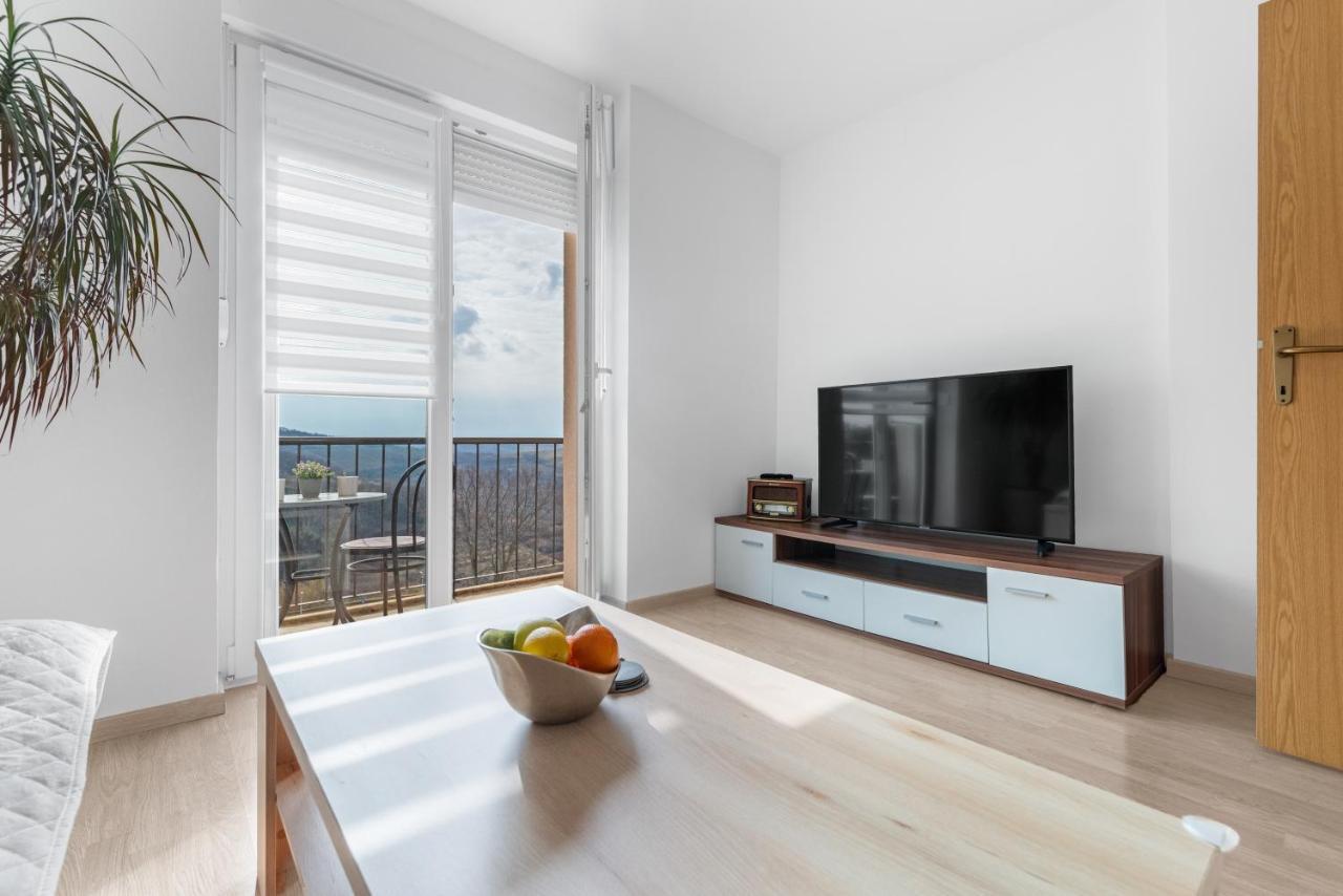 Apartment Mdm Buje Luaran gambar